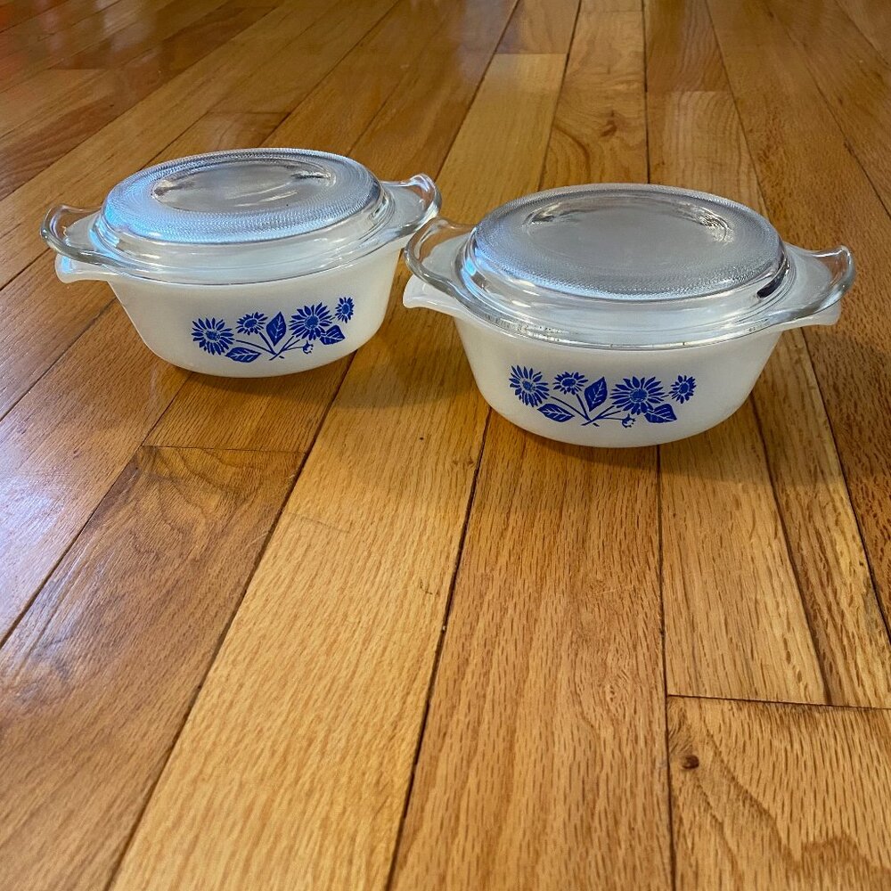 Vintage Milk GLASS Anchor Hocking Fire King Blue Cornflower 2 Bowls 120z w/lids - Picture 3 of 15